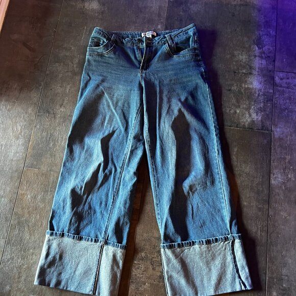 Madden Girl Juniors' High-Rise Slouchy Wide-Leg Cuffed Jeans 9 - Picture 10 of 10